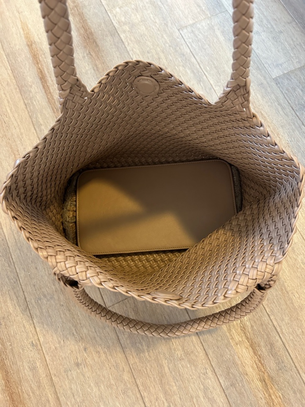 Beige Faux leather Woven Tote Handbag in Taupe mid size sturdy trendy bag - Picture 4 of 16